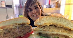 Αυτό είναι το vegan εστιατόριο της Ντέμης από το MasterChef και της συντρόφου της στο Γκάζι