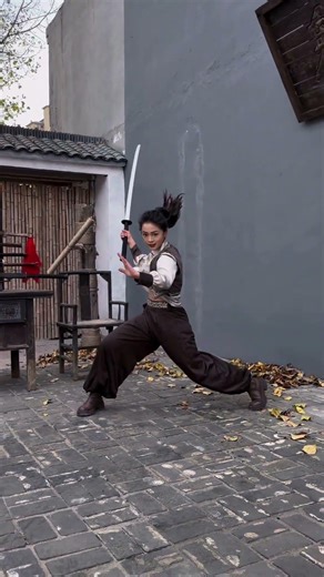Basic Knife Technique Tutorial! Learn to Be as Cool as Me! #kungfu #cuttingskills #女侠