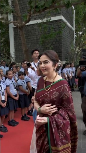 Nita Ambani Blesses Kids 👶🙏 | KISS Humanitarian Moment 👑✨