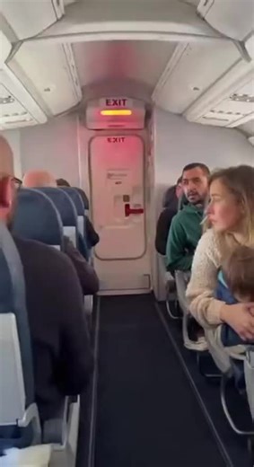 Unbelievable Emergency Landing of an Airplane