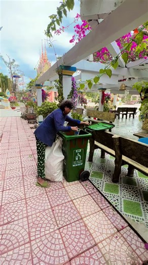 Video của ជ៏វិតមានតិច កុំភ្លេចធ្វើបុណ្យ (@user7462356678241) với bản nhạc សំឡេងដើម - Hea Pan btb - ប៉ាន ជីវ៉ា៚Panjiva