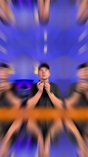 🎧 ¡Prueba el audio espacial desde tu celular! 🔊 ¿Sabías que al colocar tu teléfono en modo horizontal (Edminton) puedes disfrutar del audio espacial y sentir cómo los sonidos se mueven entre tu oído derecho e izquierdo? 😮✨ Esto funciona gracias a una tecnología llamada sonido binaural o audio 3D, que simula cómo escuchamos en la vida real, creando una experiencia inmersiva. Con buenos audífonos 🎧, sentirás que los sonidos te rodean, vienen de un lado o del otro, ¡como si estuvieras dentro de