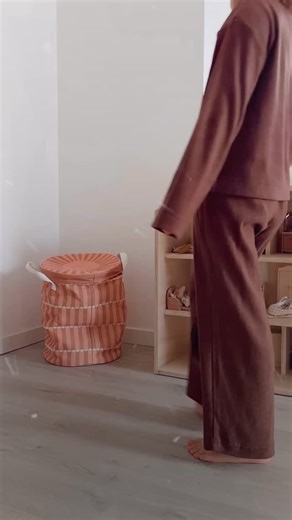 Official Storage Bag & Playmat on Instagram: "Give the gift of imagination this Christmas with soo by play&go®. 🎁✨ A playmat for now, a treasure chest for their toys forever. Parents love the simplicity, kids love the magic🎄 How do you create memorable moments with your little ones? Drop your tips below! 👇 Tap the link in bio to explore soo and make Christmas magical! 💚"