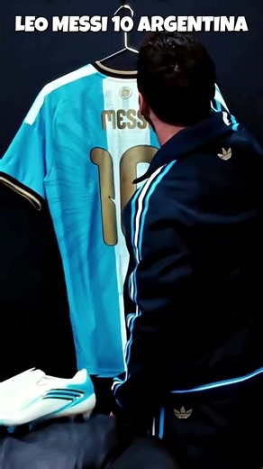 Leo Messi se despide con esta camiseta 10 de la Selección! GRACIAS L10NEL!!! #argentina #messi