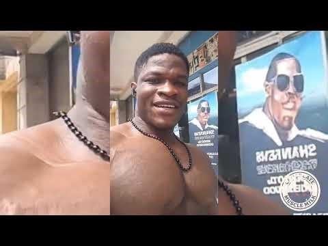 Chocolate Muscle Fitness Physique #handsomemen #flexing #muscle #fisiculturismo #daddy #pécs