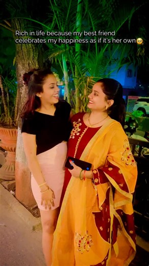 Rutika Padave on Instagram: "Thank u so so much didu u just made may special day even more memorable i have no words u made me speechless all i can say i loved u so much ♥️🥰🥹thank u so much the way u admire me i feel so so special i don’t wanna lose u how should i explain to u what u mean to me u just made my day muje jaise ladki ko sambhal na matlab 🥺n u do that each n every day mere trantam mere mood swing every things u handle it so welll i love uhhh thank u for everything ♥️🥹😘🧿☺️🥰 #in