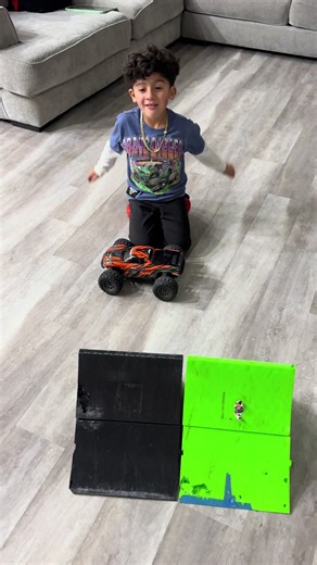 TRAXXAS MINI MAXX WILL BE GETTING SOME SERIOUS UPDATES FROM @GPM Racing !! #rc #rccar #traxxas #gpm #rcmonstertruck Links 👇 GPM Racing Website: https://www.gpmracing.com.hk/products/traxxas/Mini-Maxx-Monster-Truck-107154-1 GPM Racing Ebay Stores: https://www.ebay.com/str/gpmracing/Mini-Maxx-107154-1/_i.html?store_cat=41710578010