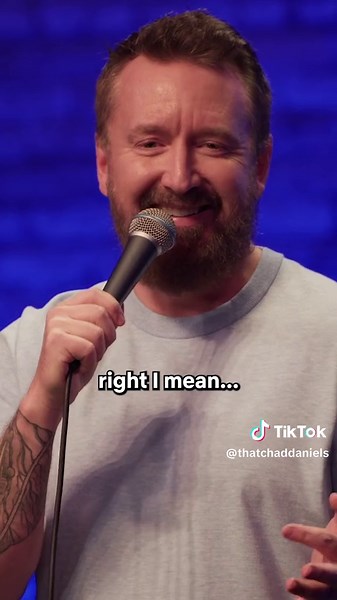 Subway... Starbucks... I knew it was an S restaurant 🤷🏻‍♂️😬 Empty Nester is streaming on Netflix NOW! #chaddaniels #airport #airportlife #subway #starbucks #travelling #comedian