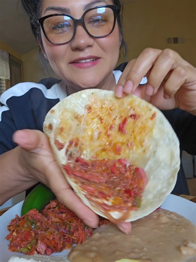 Disfrutando Marlin: ASMR y Comida Mexicana