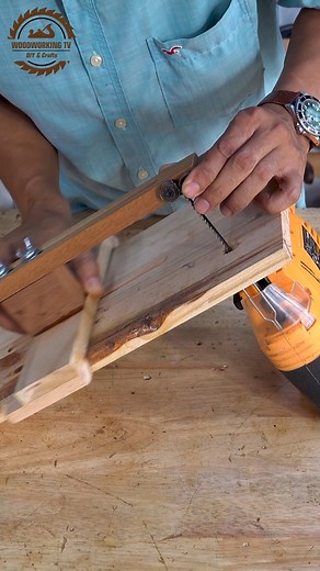 226K views · 1K reactions | DIY jig saw track guide rail for perfect crosscut jig and jig saw table #creative #Design #carpenter #pallets #Repurposed #interiordesign #woodart #interiors #handmade #technique #carpentry #woodworking #woodcraft #homeuse #tricks #joinerytechnique #woodworkingtips | Woodworking TV | Facebook