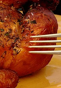 Primal Grill With Steven Raichlen S01:E04 - Bird Meets Grill