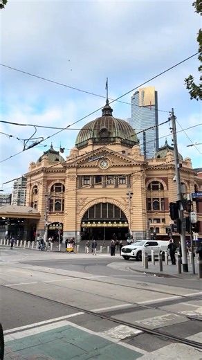 🟡 Nothing says Melbourne like this view #flindersstreetstation #shorts #travel #melbourne #train