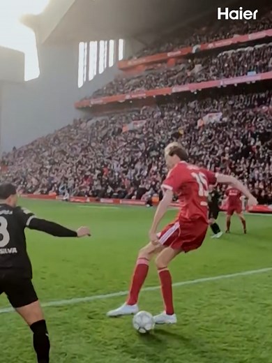 Peter Crouch's Skill & Ref Cam Angle vs Liverpool Legends