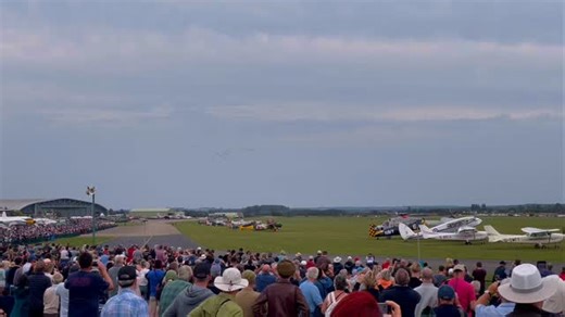 2.1K reactions · 119 shares | Best engine sound in the world! Rolls Royce Merlin!! Lest we forget, the pilots of WW2  | Simon Portway | Facebook