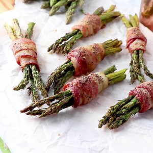 25K views · 65 reactions | If you love quick and delicious appetizers or side dishes, then you must make this Air Fryer Bacon Wrapped Asparagus! It only takes a few minutes and only a small handful of ingredients! Recipe --> https://www.thecountrycook.net/air-fryer-bacon-wrapped-asparagus/ | The Country Cook | Facebook