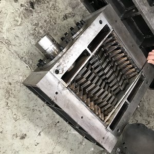 [Hot Item] 500 Mini Shredding Shredder Chassis Shredder Box Shredder Case with a Set of Blades