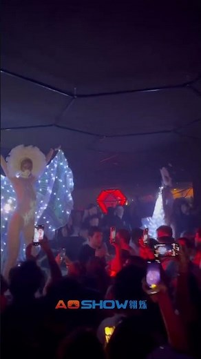 Night Club Lighting in Italy, LED Pixel Bar 24V SPI RGB 64P/M, Madmapper control