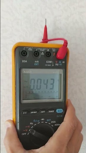 普通のテスターで壁裏の配線を探す