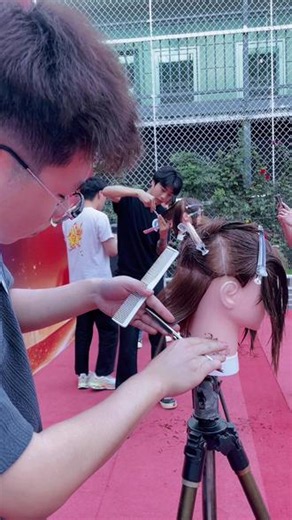 美发学校真实生活 #校园演出 #职教校园风采 #美发学校日常 #剪发实训 #真实生活分享计划