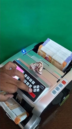 Counting Cash with Note Counting Machine: Real vs Churan Label Notes Test 💵💰✨ #trending #money #inr