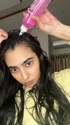 Laraib Shahid on Instagram: "How to use Scalp Exfoliants AHA or BHA based water based Toners. 👉🏻 use it prior Head wash.Leave it on 10-20 mins & then wash it off. Reccs: Setosa skin Glycolic acid+Salicylic Acid BHA based Shampoo & Gentle shampoo 👉🏻first use BHA based shampoo on scalp,Wash it off then use Gentle shampoo afterwards Reccs: Glow lab Exfoliscalp & POSSIBLE Reset shampoo Gentle Shampoo & AntiDandruff shampoo: 👉🏻First remove all the oil and debri while using Gentle shampoo & then
