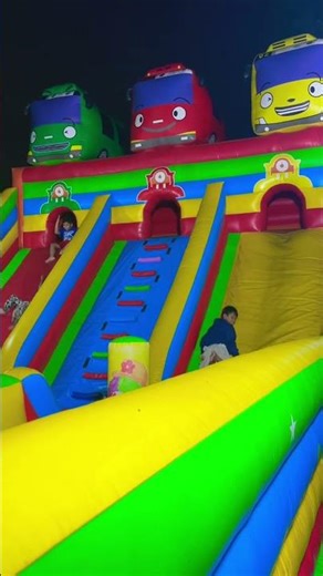 Lemes Manjat di Istana Seluncuran Bus Tayo #wahanabermain #anak #thomas #tayolittlebus #mandibola