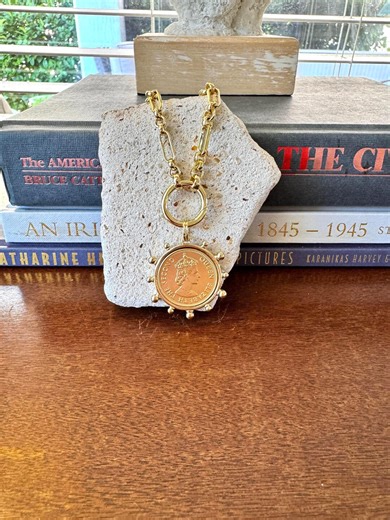 Gold Coin Necklace, Queen Elizabeth Gold Jewelry, Vintage Inspired - Etsy