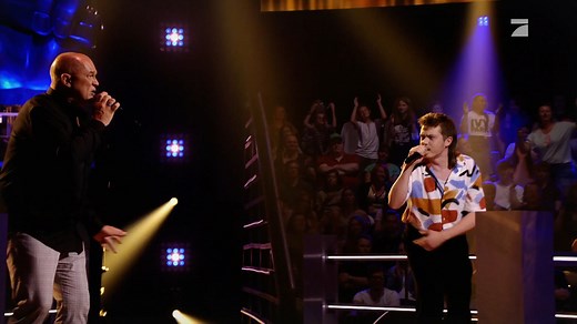 Sie könnten unterschiedlicher kaum sein, und doch liefern sie gerade gemeinsam eine unglaubliche Performance ab: Siegmar Meemken und Björn Meyer aus Team Rea performen "Unikat" von SDP. Wer schafft es in die Sing-Offs? 🎶 #tvog #clip | The Voice of Germany