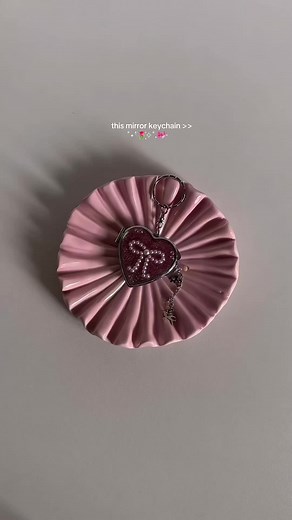 Replying to @INNA cutie keychain 🫶🏻💫 #keychain #charms #bagcharm #charm #mirror #keychains #coquette #fyp #viral