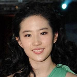 Liu Yifei – Age, Bio, Personal Life, Family & Stats | CelebsAges
