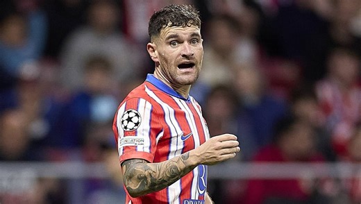 La llegada de Javi Galán aumenta la competencia en la defensa de Osasuna