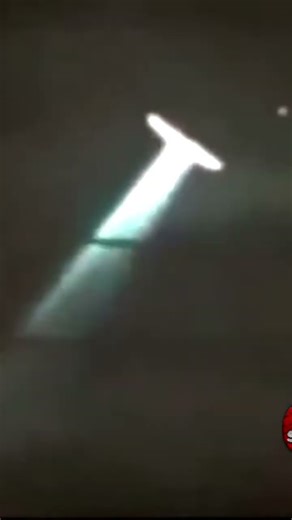 France’s Massive Beaming UFO: Evidence of Advanced ET Tech? #alien #uap #space