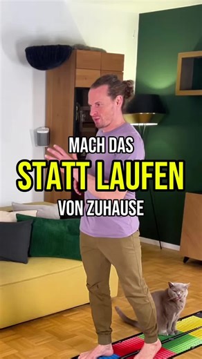 KOMMENTIERE CARDIO 👇 und ich sende dir ein Video mit gezielten Übungen, die deine Koordination, Fußschnelligkeit und deine Sturzprophylaxe verbessern, damit du auch im Alter sicher, beweglich und fit bleibst! 💪 Fit im Alter bedeutet nicht nur, die Ausdauer zu halten. Viel wichtiger ist, dass du genau die Fähigkeiten trainierst, die dich im Alltag sicher machen. Denn was bringt dir Kraft, wenn du bei plötzlichen Bewegungen, Stolpern oder Unsicherheit nicht gut reagieren kannst? Genau dafür sind