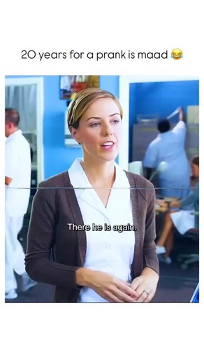 The Forgotten Films on Instagram: "Twenty years over a prank is wild 😂 . Dumb and Dumber (1994) is a legendary comedy directed by Peter Farrelly, starring Jim Carrey and Jeff Daniels as the hopelessly clueless Lloyd Christmas and Harry Dunne. The film follows the two friends on a chaotic cross-country road trip to return a suitcase they believe was accidentally left behind—completely unaware it’s tied to a kidnapping ransom. Packed with slapstick humor, ridiculous scenarios, and endlessly quota