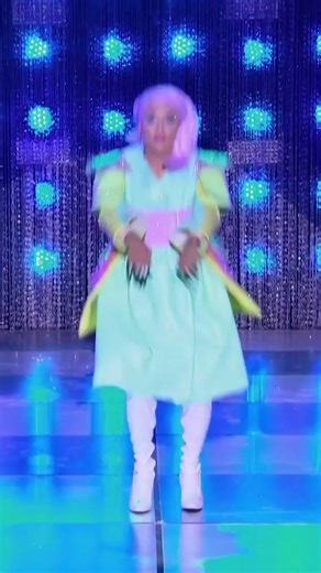 Drag Queen Dance: Sashaying into the Long Weekend