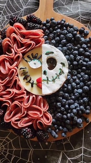 Nightmare Before Christmas themed Dinner with Oogie Boogie punch, Jack and Sally Simply Meant to Brie Charcuterie Board, Jack Skellington Pepperoni Pizza, Sally Stitched Sugar Cookies. cre: fairytalefoodieheather #summerween #nightmarebeforechristmas #oogieboogie #jackskellington #foodie #dinnerideas #datenightideas #familynight #disneydinner #dinnerandamovie | Jack is so cool