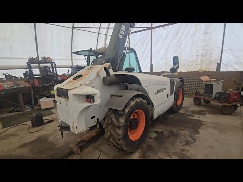 Rebuilding Steering Cylinders On a Bobcat V518 Versahandler Telehandler