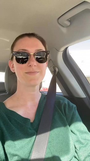 I usually quilt my quilts myself, but when I finished the top for a special quilt that’s been in the works for about a year, I knew I needed a pro to add a special touch! I brought the quilt to Kristen at Mashe Modern and was able to pick it up a few weeks ago! (And yes, her store is the cutest, so I needed to ogle some fabric while I was there.) 😍 Kristen did such a fantastic job — we used the Midnight Sparkles pantograph and a bright yellow thread. 🧵 💛 Full reveal of the quilt coming soon —