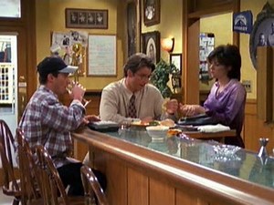 Caroline In The City - 221 - Caroline And The Critics