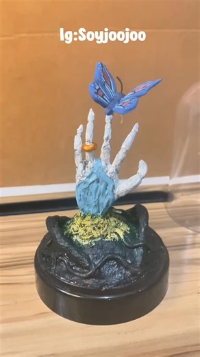 Cristhian Castro on Instagram: "Corpse Bride DIY 🦋 Corpse Bride Mini Maqueta 🦋 Corpse Bride Manualidades #corpsebride #timburton #manualidades #diy #giftideas Materiales de Temu que use : Enlace: https://temu.to/k/gbwzhd5xxys Código: inb842501"