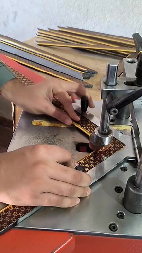 2.1K views · 11 reactions | Photo frame joint machine photo frame making #reels #parasharphotoframing #photoframing #photoframe #pictureframe #photo #picture #photoframes #photoframemaking #photoframegifts #framecutters #framepinner #framework #frames #framing #framejoint #framecutting #flexipin #flexigun #frame #framecuttingmachine | Parashar Photo Framing And Art Gallery | Facebook