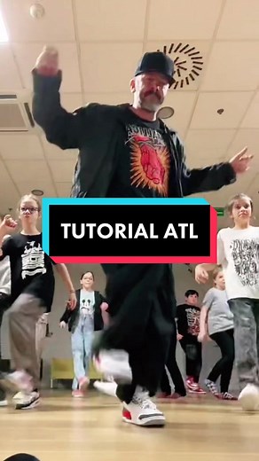 🇺🇸🇬🇧 Try it. atl stomp / A town stomp. ATL stomp. try it slowly at first. when you understand the movements, dance to the beat. you can do it.🇪🇸🇲🇽 Intentalo. atl stomp / a town stomp. pruébalo lentamente al principio. cuando entiendas los movimientos, baila al ritmo. puedes hacerlo. 🇸🇰 Skús to. atl stomp / a town stomp. skus to najprv pomaly. keď rozumies pohybom, skus to tancovat do rytmu. ty to dokážeš. #parati #paratipagina #paratipaginaoficial #foryou #foryoupage #preteba #paravoce