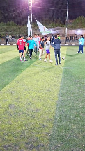 ملخص مباراه ابو غالب × الشهيد احمد رجب 🔥 في مباراه مليئه بالاثاره والنديه، نجح فريق ابو غالب في حسم المواجهه امام فريق الشهيد احمد رجب بنتيجه 6 / 4 بعد لقاء مفتوح شهد اهدافا كثيره واداء هجوميا قويا من الفريقين... بدات المباراه بحماس كبير، حيث حاول فريق الشهيد احمد رجب فرض سيطرته مبكرا، لكن لاعبى ابو غالب كانوا في الموعد ونجحوا في استغلال الفرص والتقدم في النتيجه.... ورغم محاولات الشهيد احمد رجب للعوده وتقليص الفارق اكثر من مره، الا ان خبره لاعبى ابو غالب وحسمهم للهجمات انهى اللقاء لصالحهم..... 