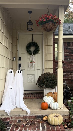 Seasonal Home Transition: From Fall to Christmas Decor