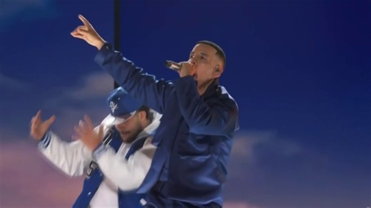 🎶Daddy Yankee ha vuelto y encendió los Premios Billboard de la Música Latina 2025; en donde tuvo un bello gesto con los asistentes. #PremiosBillboard2025 | La Mesa Caliente