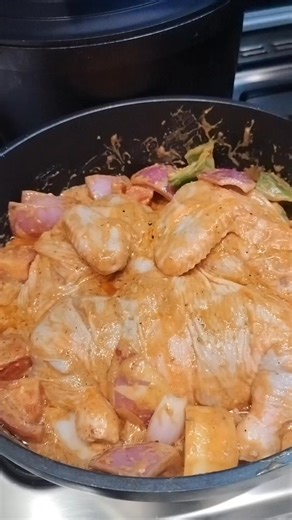 Nur Hayati on Instagram: "Menu makan Siang Hari ini Ayam Di open sma mahsi kusa 🥰"