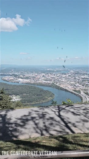 Cannons overlooking the Tennessee River at Point Park in Chattanooga, Tennessee. | The Confederate Veteran