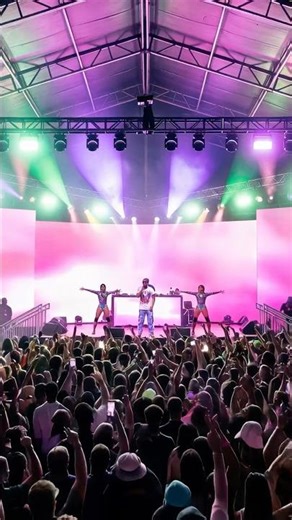 #HeinekenHouse crowd was MASSIVE! 🍻🔥Pure vibes, pure energy all night 💥