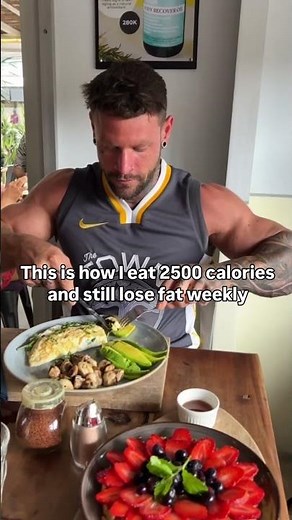How I Eat 2500 Calories a Day and Still Lose Fat Consistently