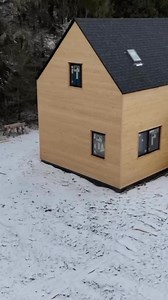 @hutsnyc nailed this design. We’re loving the look of the natural wood siding and black details. Keep up the great work! Do you have a project to share? Tag us! #AndersenWindows #UnderConstruction #BlackWindows | Andersen Windows Doors